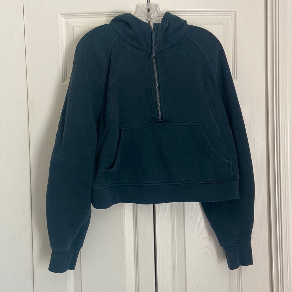 Lululemon Scuba cropped hoodie